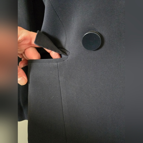 MASSIMO DUTTI Women's Navy Fitted Double-Breasted Blazer. Size 2 - Picture 3 of 15